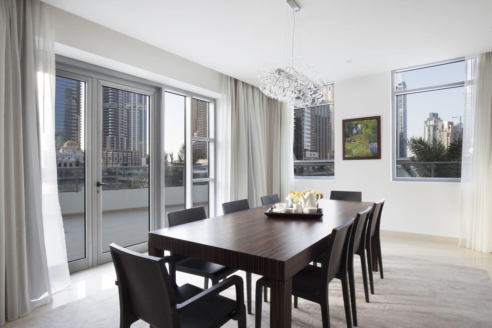 La Verda Suites And Villas Dubai Marina エクステリア 写真 A dining room