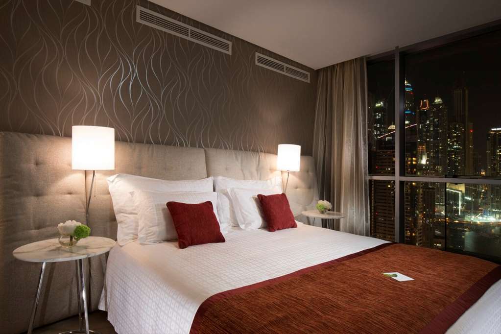 La Verda Suites And Villas Dubai Marina 部屋 写真 A bedroom at the hotel