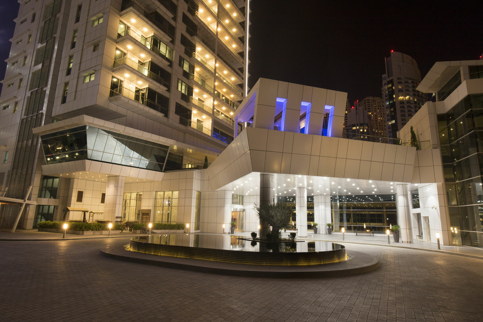 La Verda Suites And Villas Dubai Marina エクステリア 写真 The entrance of the hotel