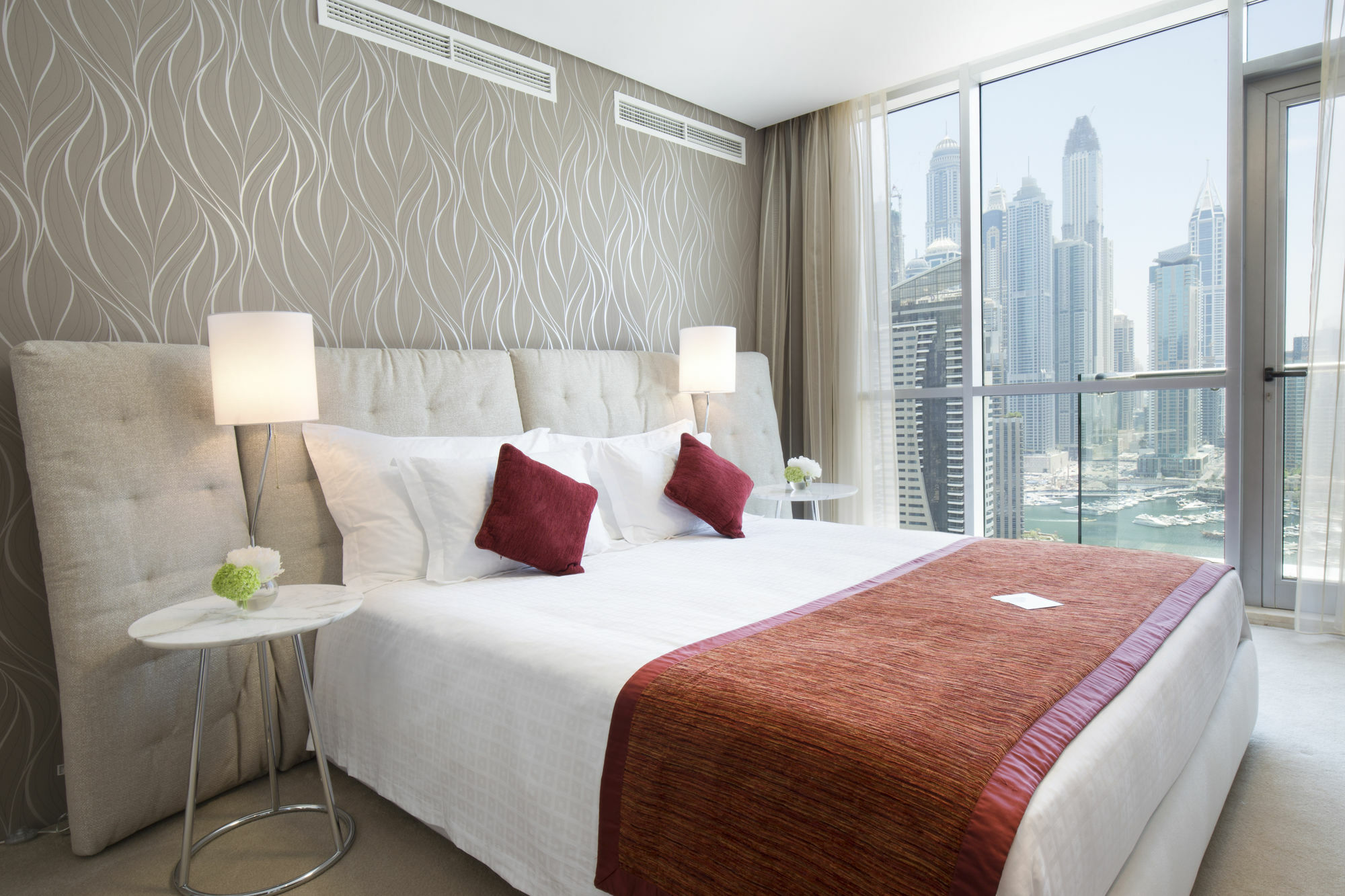 La Verda Suites And Villas Dubai Marina エクステリア 写真 A bedroom at the Address Downtown Hotel